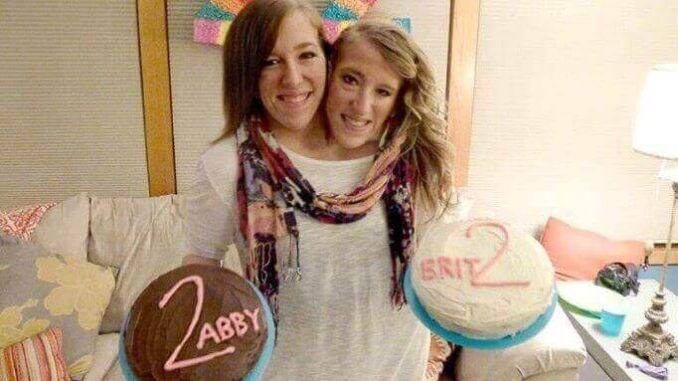 Read more about the article Abby & Brittany Hensel, Age, separated, Now, Pregnancy & Dating